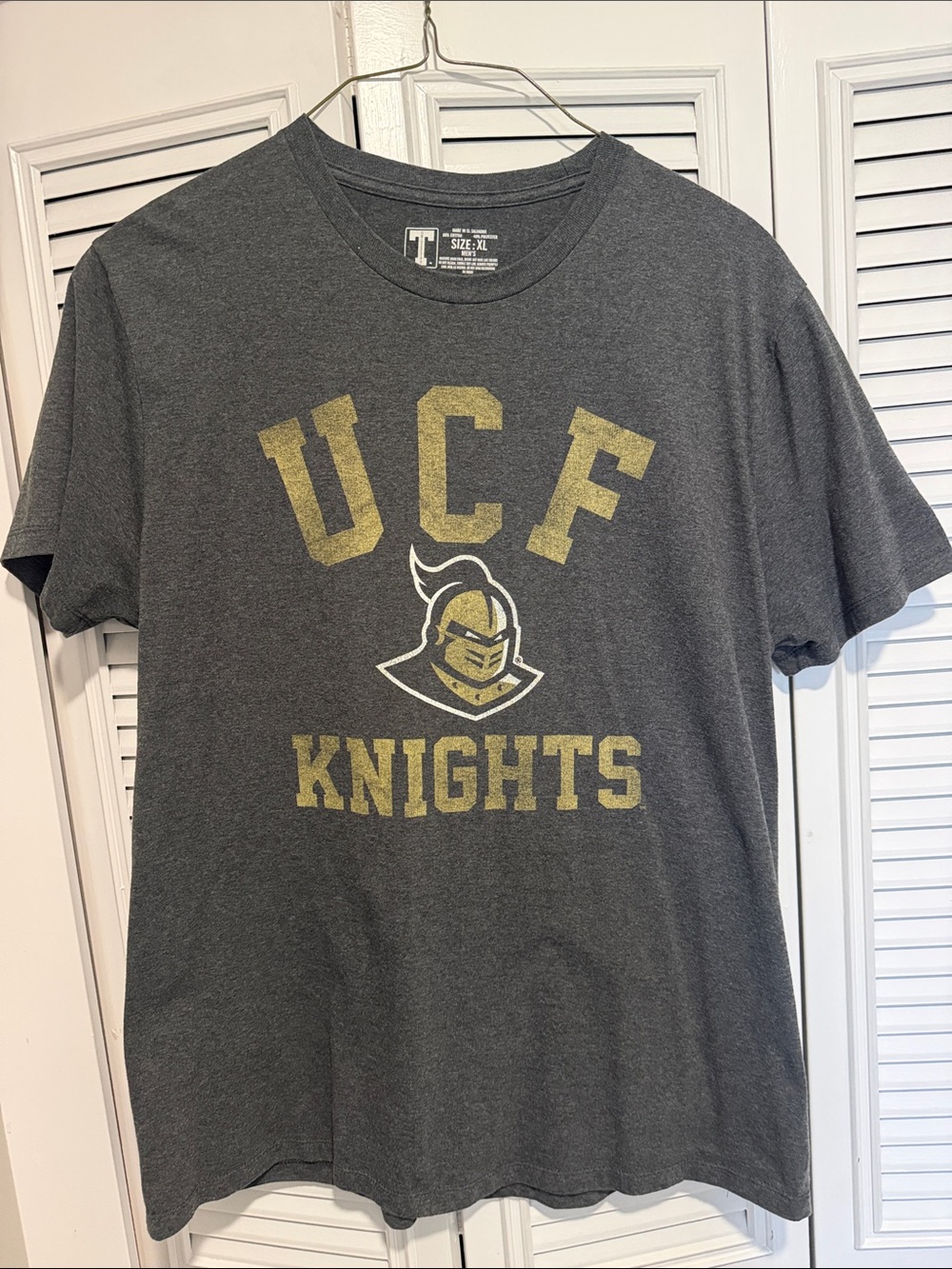 UCF Knights Men's XL Gray Graphic T-Shirt